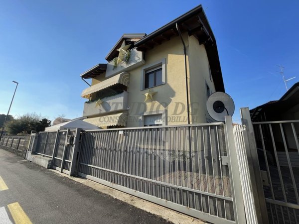 casa indipendente in vendita a Limbiate