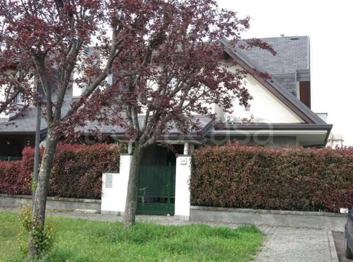 casa indipendente in vendita a Limbiate