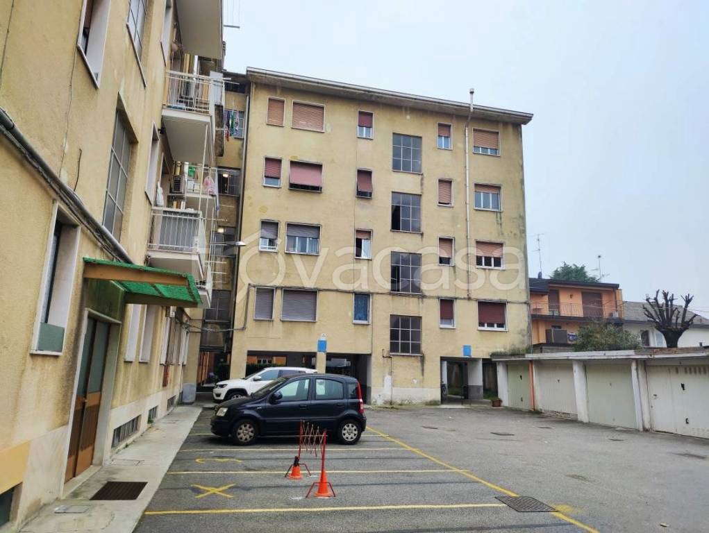 appartamento in vendita a Limbiate