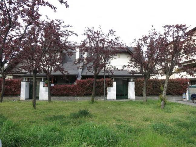 casa indipendente in vendita a Limbiate