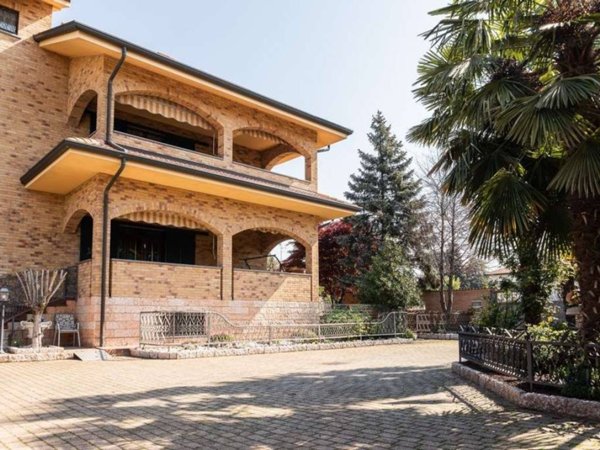 casa indipendente in vendita a Limbiate