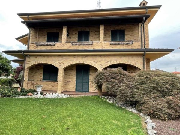 casa indipendente in vendita a Limbiate