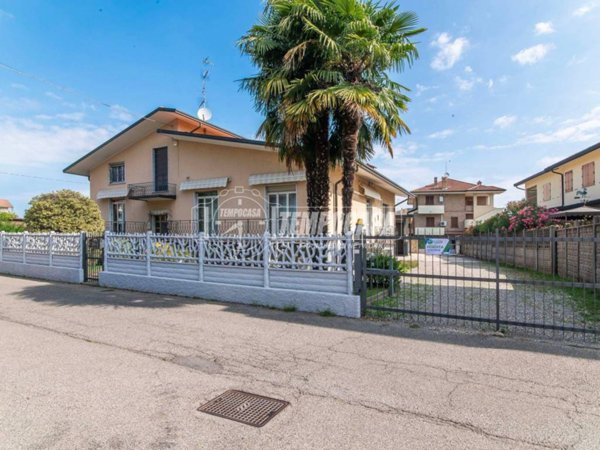 appartamento in vendita a Limbiate