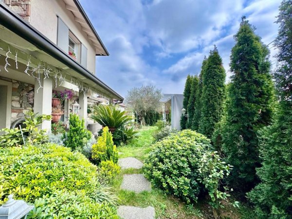 casa indipendente in vendita a Limbiate