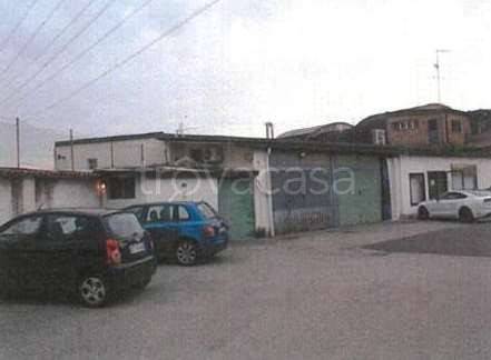 negozio in vendita a Limbiate