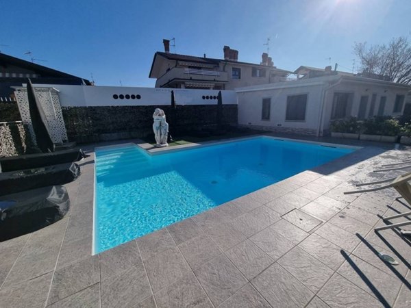 casa indipendente in vendita a Limbiate