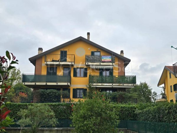 appartamento in vendita a Limbiate in zona Villaggio del Sole