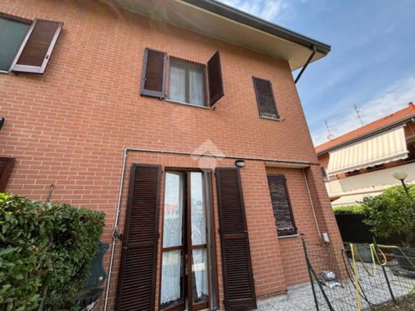 casa indipendente in vendita a Limbiate
