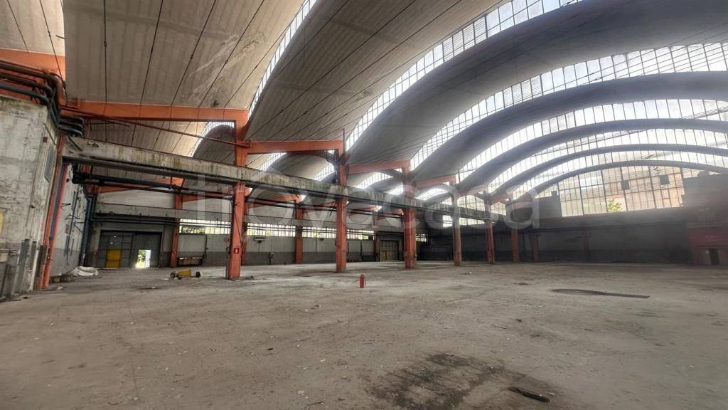 capannone in vendita a Limbiate