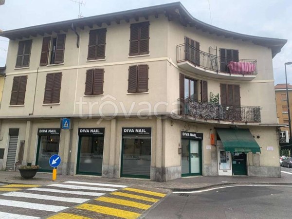 negozio in vendita a Limbiate