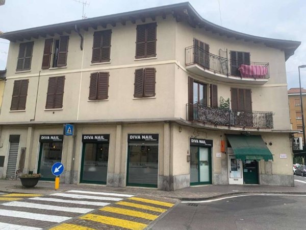 negozio in vendita a Limbiate