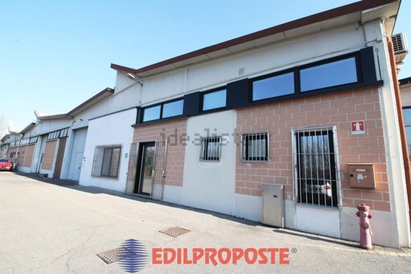ufficio in vendita a Limbiate