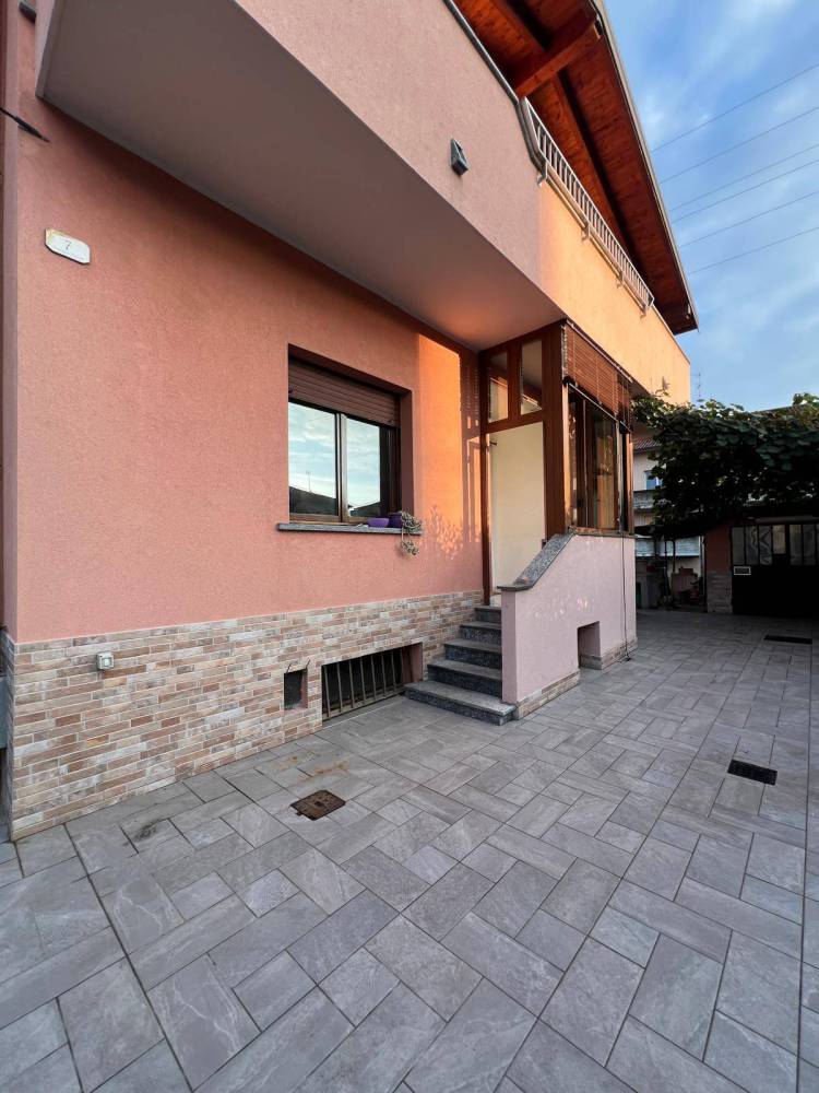 casa indipendente in vendita a Limbiate