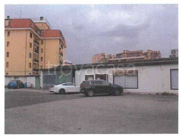 negozio in vendita a Limbiate