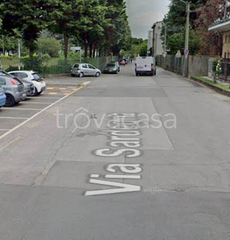 locale commerciale in vendita a Limbiate