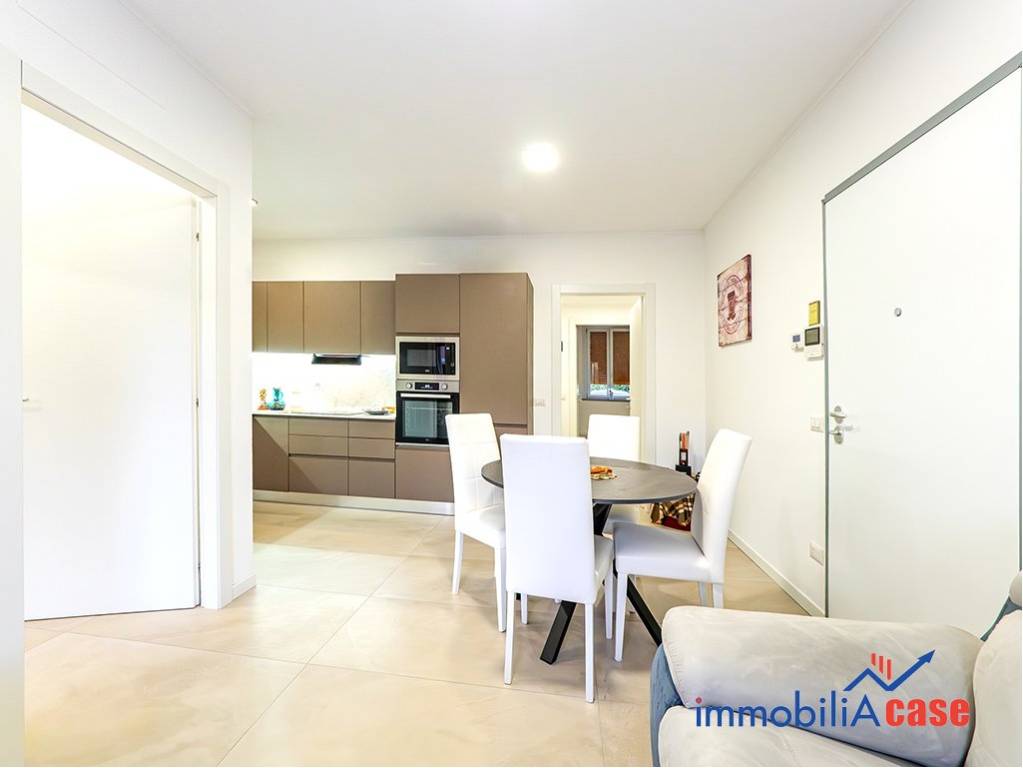 appartamento in vendita a Limbiate in zona Mombello