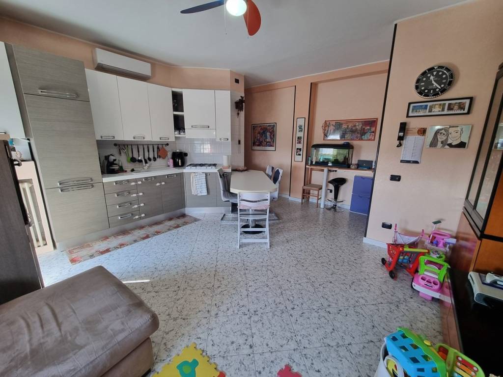 appartamento in vendita a Limbiate