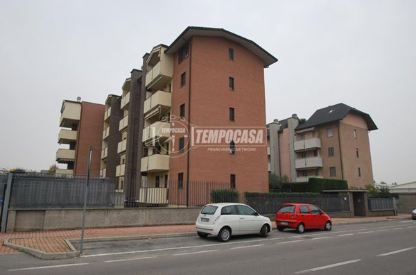 appartamento in vendita a Limbiate in zona Mombello