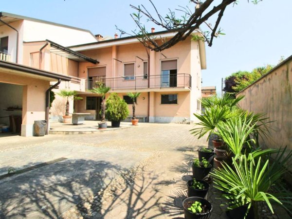 casa indipendente in vendita a Limbiate