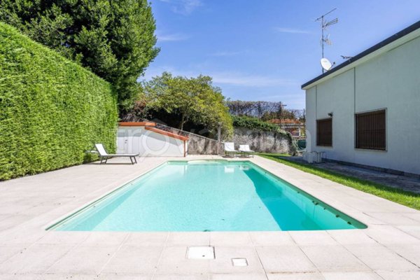 casa indipendente in vendita a Limbiate