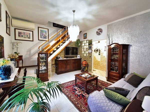 appartamento in vendita a Limbiate in zona Villaggio dei Giovi