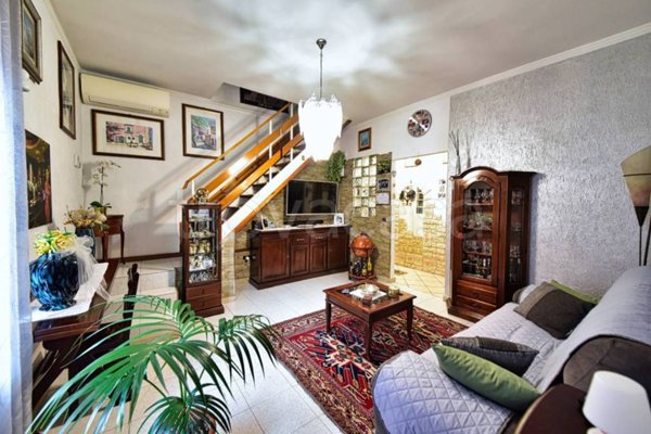 appartamento in vendita a Limbiate in zona Villaggio dei Giovi