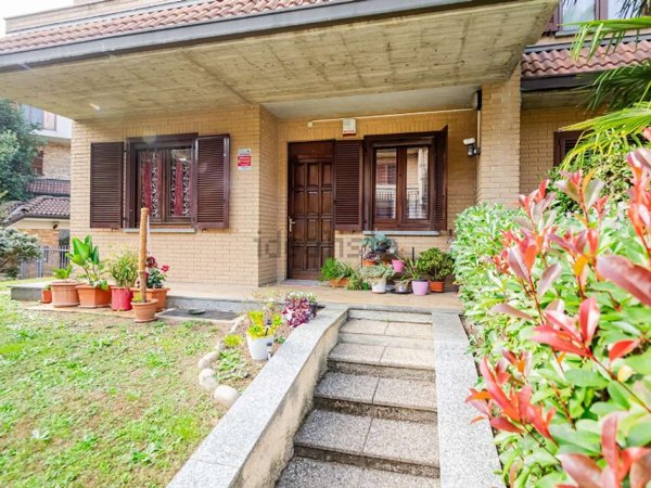 casa indipendente in vendita a Limbiate