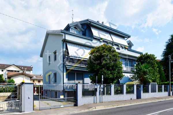 locale commerciale in vendita a Limbiate