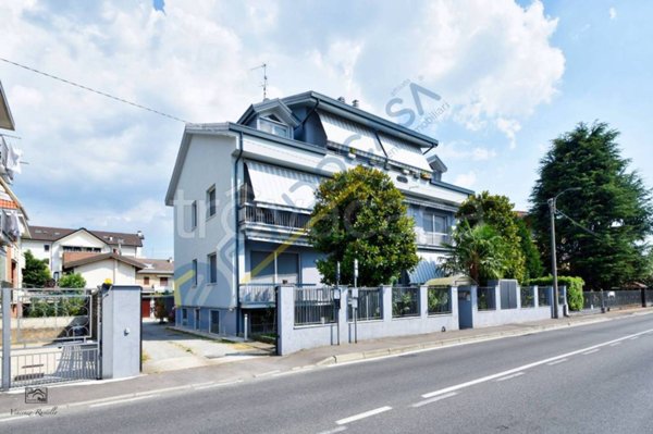 locale commerciale in vendita a Limbiate