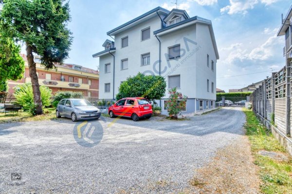 locale commerciale in vendita a Limbiate