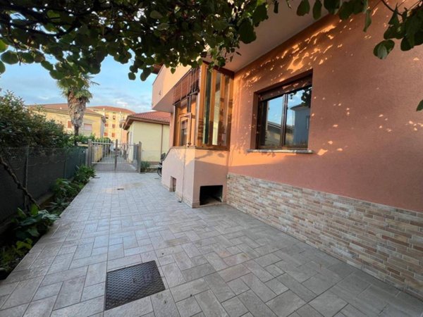 casa indipendente in vendita a Limbiate