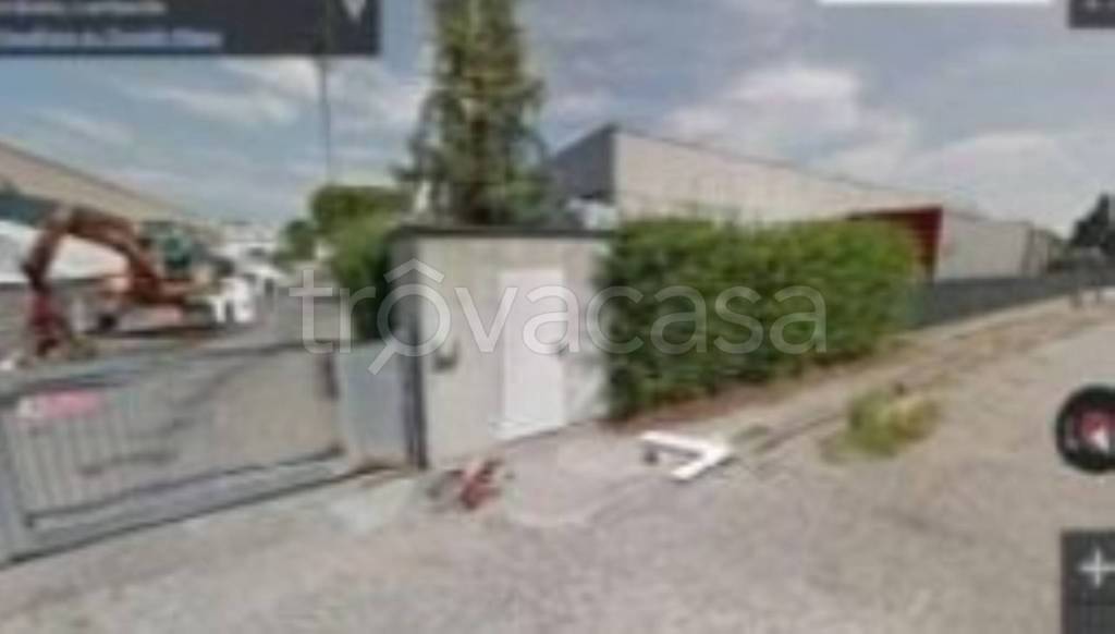 negozio in vendita a Limbiate