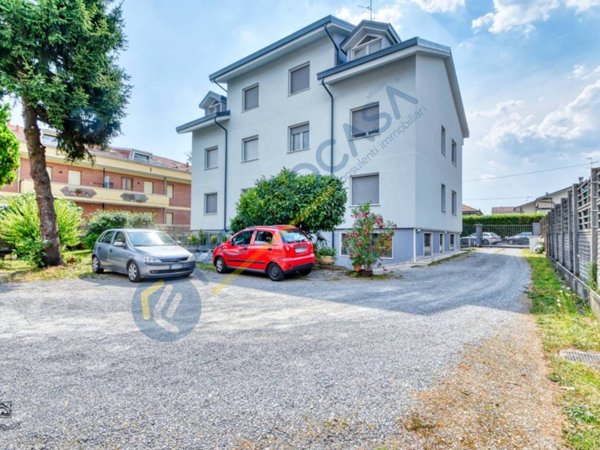 locale commerciale in vendita a Limbiate