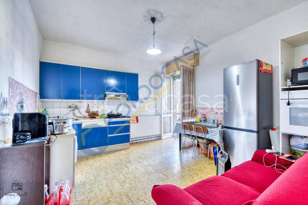 appartamento in vendita a Limbiate in zona Villaggio dei Giovi