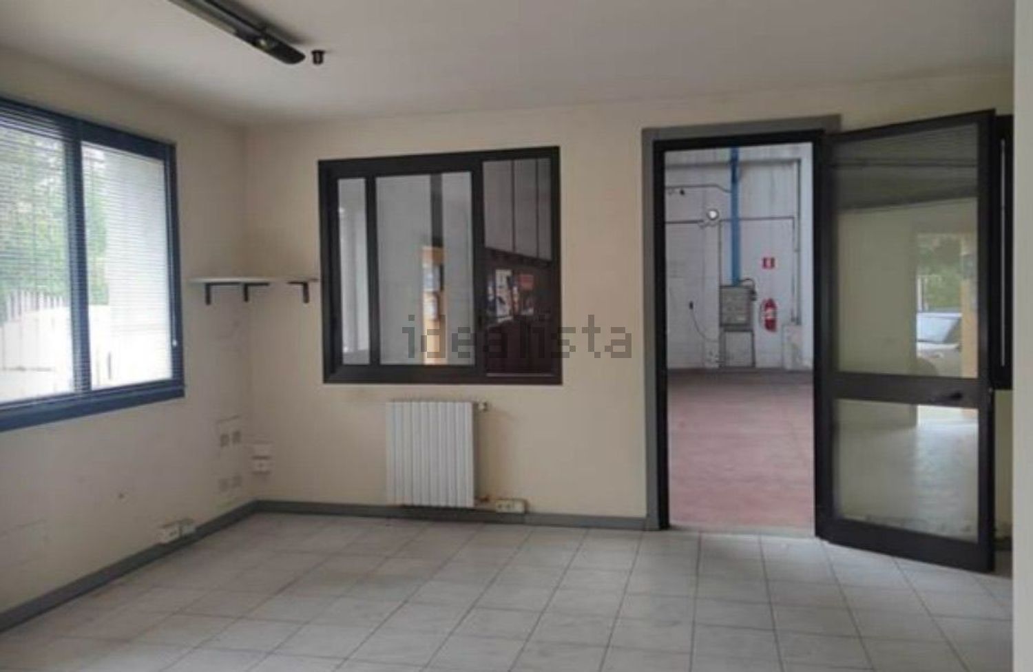 capannone in vendita a Limbiate