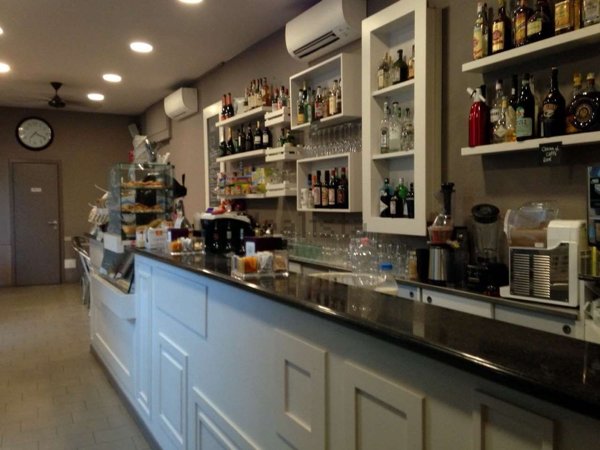 negozio in vendita a Limbiate