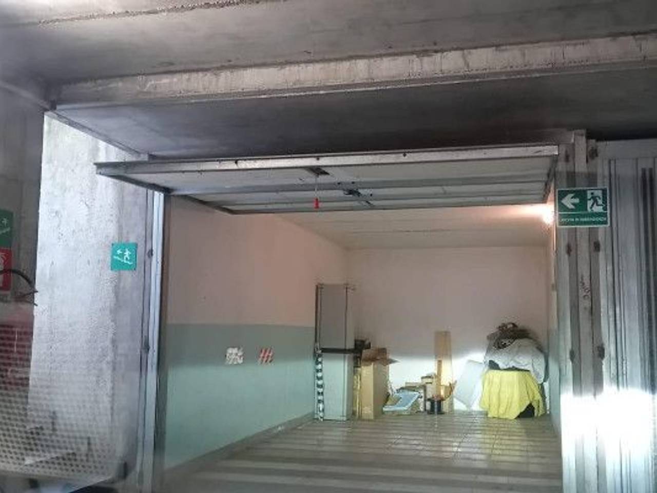 negozio in vendita a Limbiate