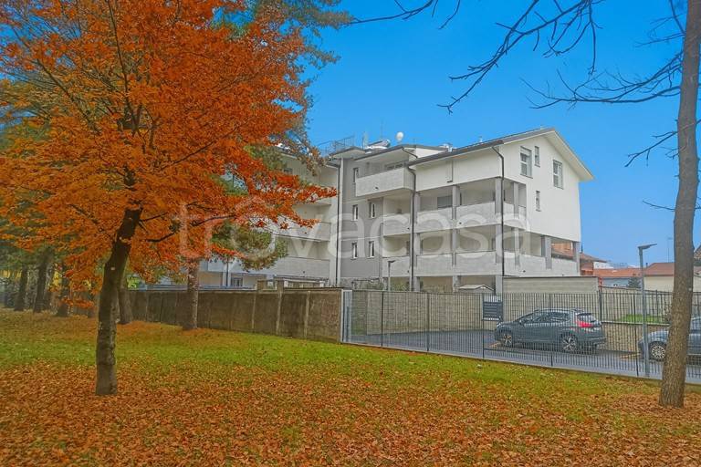 appartamento in vendita a Limbiate in zona Villaggio dei Giovi