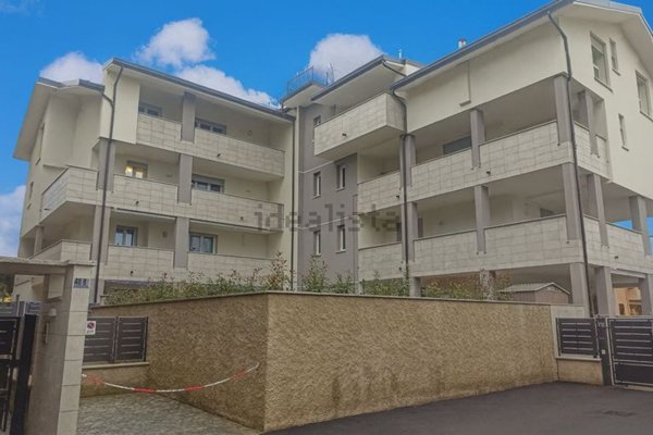 appartamento in vendita a Limbiate in zona Villaggio dei Giovi