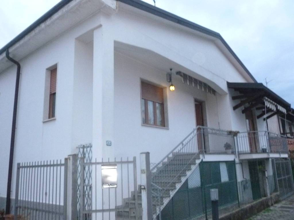casa indipendente in vendita a Limbiate