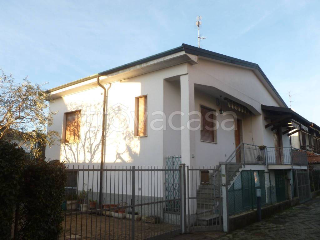 casa indipendente in vendita a Limbiate
