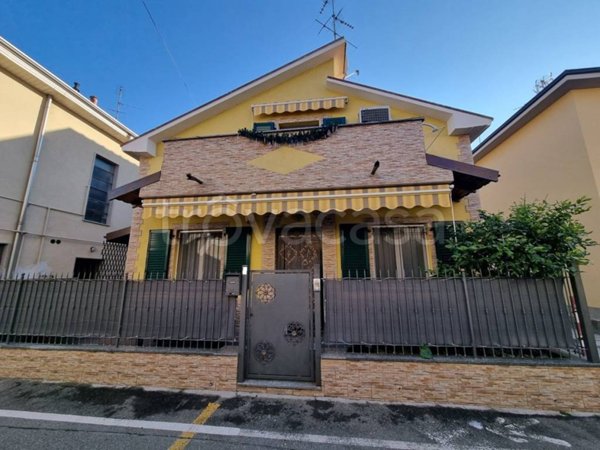 casa indipendente in vendita a Limbiate