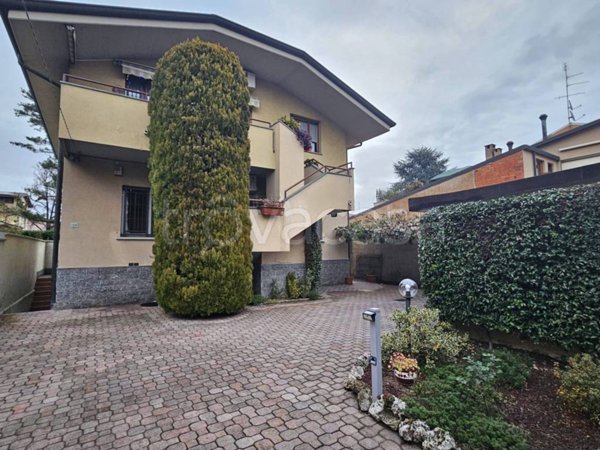 casa indipendente in vendita a Limbiate