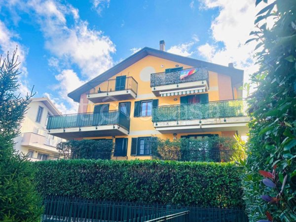 appartamento in vendita a Limbiate in zona Villaggio del Sole