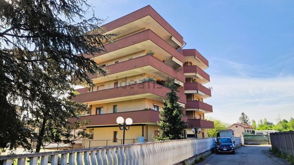 appartamento in vendita a Limbiate in zona Mombello