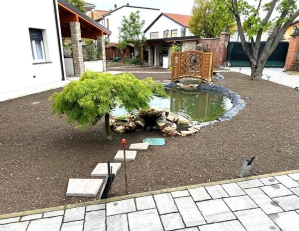 casa indipendente in vendita a Limbiate