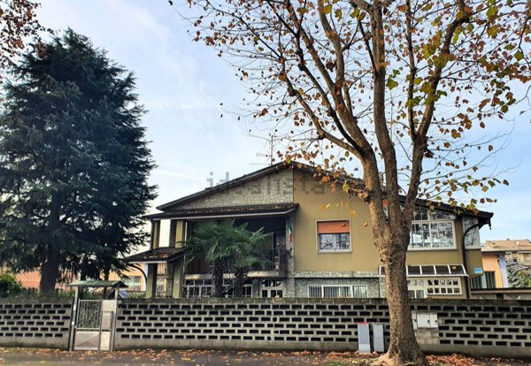 casa indipendente in vendita a Limbiate