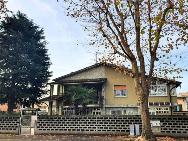 casa indipendente in vendita a Limbiate