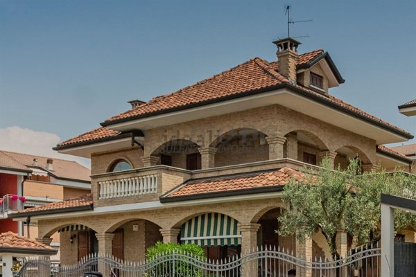 casa indipendente in vendita a Limbiate
