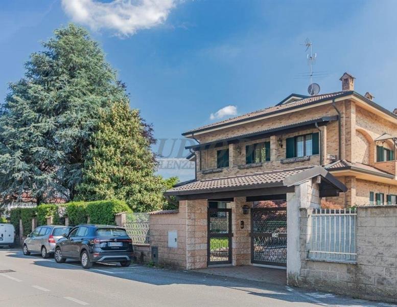 casa indipendente in vendita a Limbiate